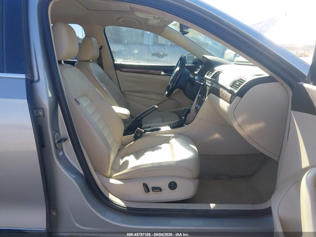 2013 Volkswagen Passat 2.0l Tdi Sel Premium მანქანა იყიდება აუქციონზე, vin: 1VWCN7A37DC108357, აუქციონის ნომერი: 45797180