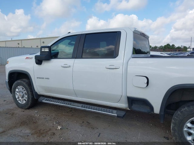 45797183 :رقم المزاد ، 1GC4YNE72NF125017 vin ، 2022 Chevrolet Silverado 2500hd 4wd  Standard Bed Lt مزاد بيع