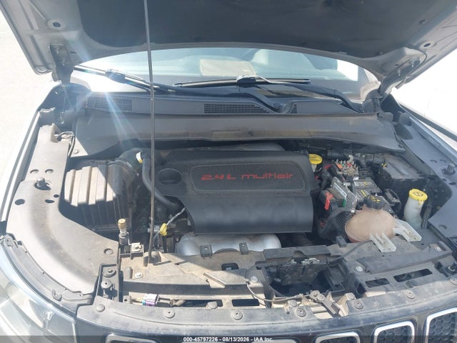 45797226 :رقم المزاد ، 3C4NJCBB2JT425162 vin ، 2018 Jeep Compass Latitude Fwd مزاد بيع