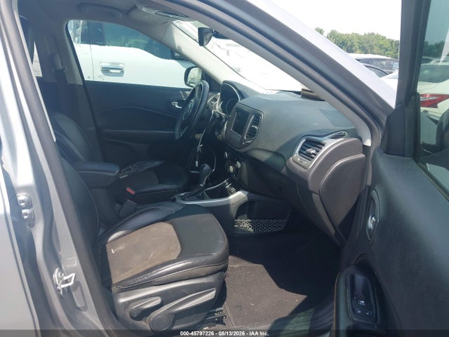 45797226 :رقم المزاد ، 3C4NJCBB2JT425162 vin ، 2018 Jeep Compass Latitude Fwd مزاد بيع