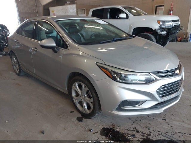 45797299 :رقم المزاد ، 1G1BF5SM4J7168262 vin ، 2018 Chevrolet Cruze Premier Auto مزاد بيع