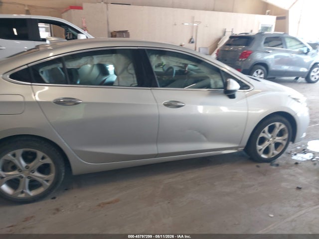 45797299 :رقم المزاد ، 1G1BF5SM4J7168262 vin ، 2018 Chevrolet Cruze Premier Auto مزاد بيع