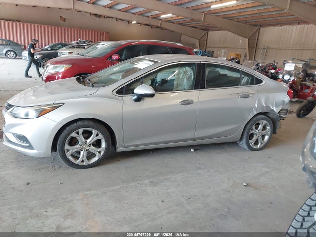 45797299 :رقم المزاد ، 1G1BF5SM4J7168262 vin ، 2018 Chevrolet Cruze Premier Auto مزاد بيع