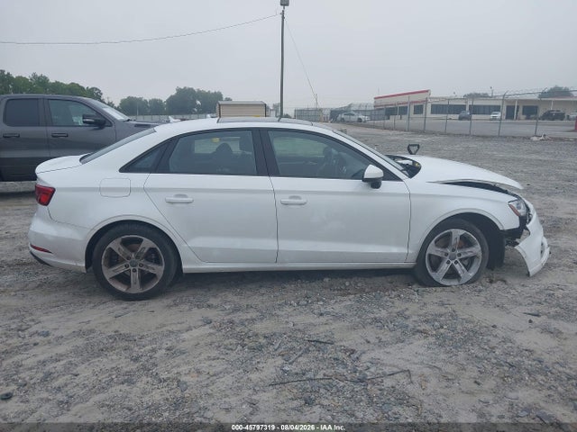 Продажа на аукционе авто 2017 Audi A3 Premium, vin: WAUAUGFF5H1039148, номер лота: 45797319