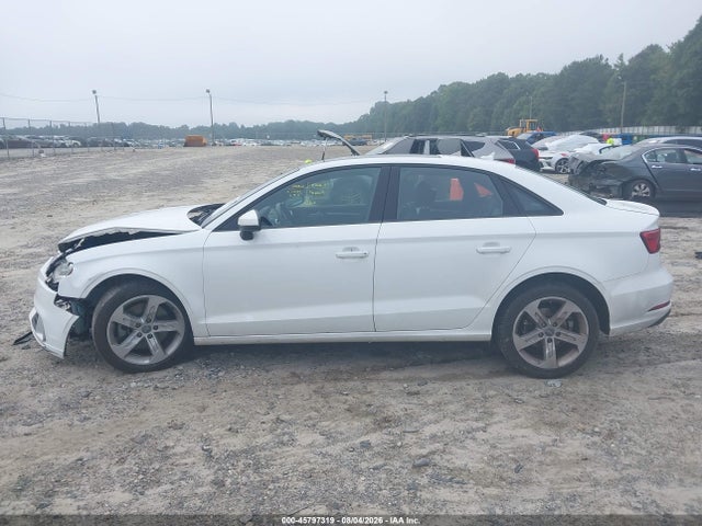 Продажа на аукционе авто 2017 Audi A3 Premium, vin: WAUAUGFF5H1039148, номер лота: 45797319