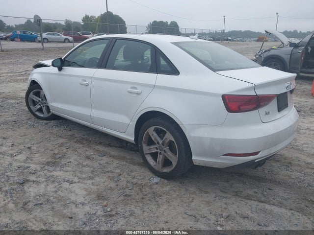 Продажа на аукционе авто 2017 Audi A3 Premium, vin: WAUAUGFF5H1039148, номер лота: 45797319