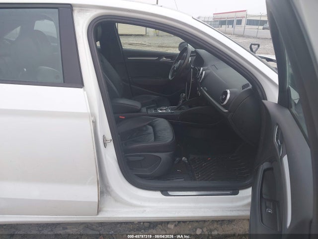 Продажа на аукционе авто 2017 Audi A3 Premium, vin: WAUAUGFF5H1039148, номер лота: 45797319