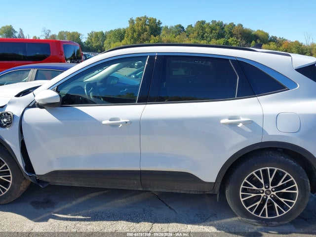 Продажа на аукционе авто 2023 Ford Escape Phev, vin: 1FMCU0E1XPUA74513, номер лота: 45797389