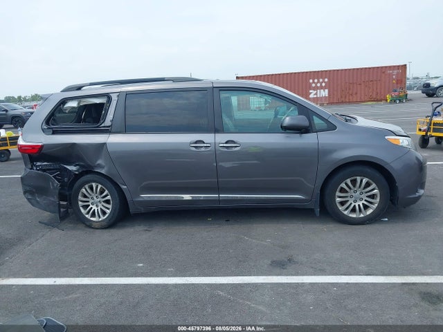 Продаж на аукціоні авто 2017 Toyota Sienna Xle Premium 8 Passenger, vin: 5TDYZ3DCXHS891941, номер лоту: 45797396