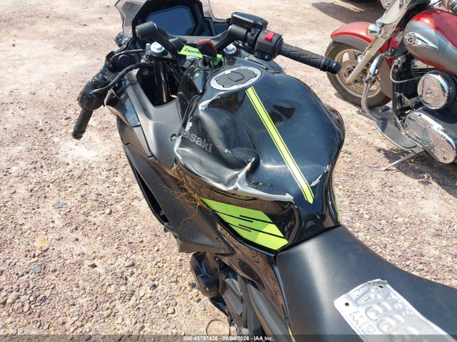 ML5EXEP14TDAJ6192 Kawasaki Ex650 P