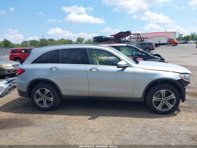 45797478 :رقم المزاد ، WDC0G4KB7HV007120 vin ، 2017 Mercedes-benz Glc 300 4matic مزاد بيع