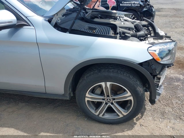 45797478 :رقم المزاد ، WDC0G4KB7HV007120 vin ، 2017 Mercedes-benz Glc 300 4matic مزاد بيع