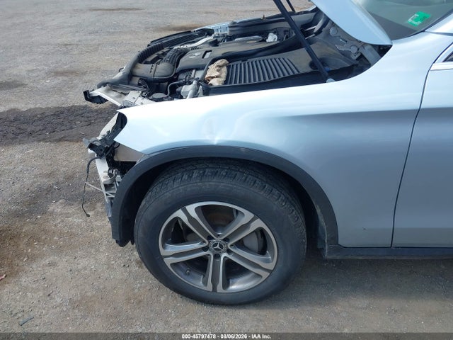 45797478 :رقم المزاد ، WDC0G4KB7HV007120 vin ، 2017 Mercedes-benz Glc 300 4matic مزاد بيع