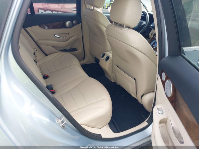 45797478 :رقم المزاد ، WDC0G4KB7HV007120 vin ، 2017 Mercedes-benz Glc 300 4matic مزاد بيع