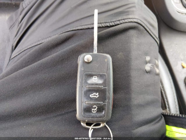 45797503 :رقم المزاد ، 3VWD17AJ9FM233098 vin ، 2015 Volkswagen Jetta 1.8t Se مزاد بيع