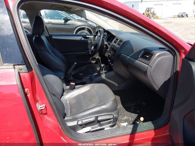 45797503 :رقم المزاد ، 3VWD17AJ9FM233098 vin ، 2015 Volkswagen Jetta 1.8t Se مزاد بيع