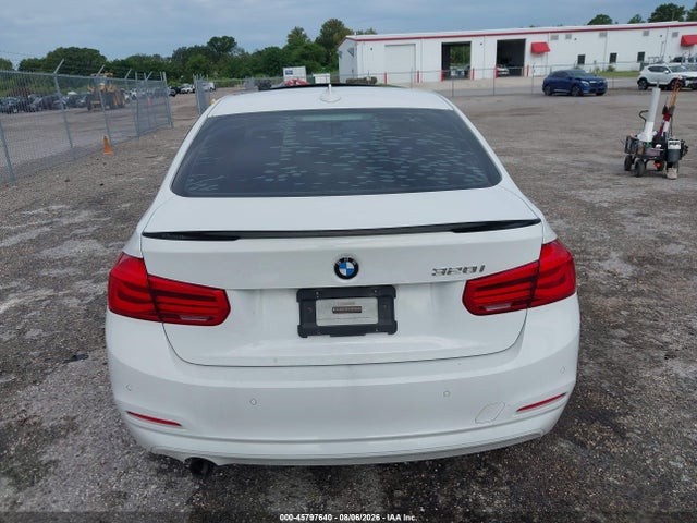 Продажа на аукционе авто 2017 Bmw 320i, vin: WBA8E1G54HNU14275, номер лота: 45797640
