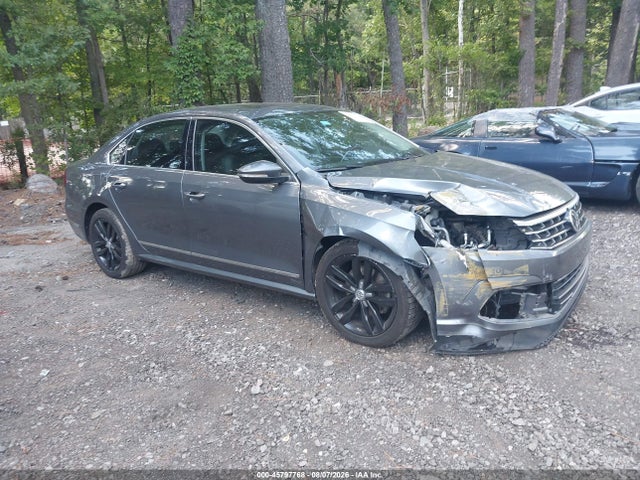 2017 Volkswagen Passat 1.8t Se მანქანა იყიდება აუქციონზე, vin: 1VWGT7A35HC084069, აუქციონის ნომერი: 45797768