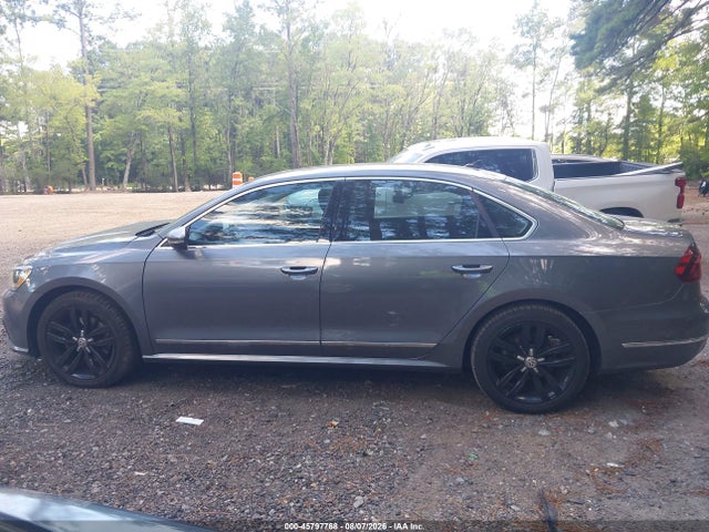 2017 Volkswagen Passat 1.8t Se მანქანა იყიდება აუქციონზე, vin: 1VWGT7A35HC084069, აუქციონის ნომერი: 45797768