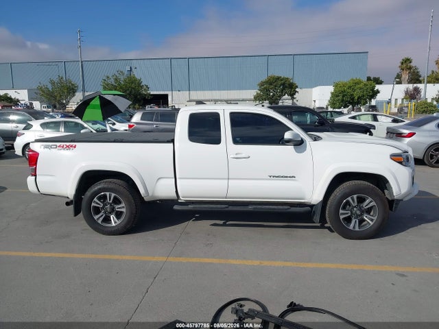 Продажа на аукционе авто 2017 Toyota Tacoma Trd Sport, vin: 5TFSZ5AN1HX118468, номер лота: 45797785