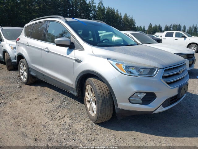 Ford ESCAPE SE 2018 1FMCU9GD5JUD08625 главное изображение