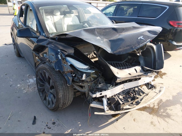 2022 Tesla Model Y Performance Dual Motor All-wheel Drive მანქანა იყიდება აუქციონზე, vin: 7SAYGDEF5NF531063, აუქციონის ნომერი: 45797891