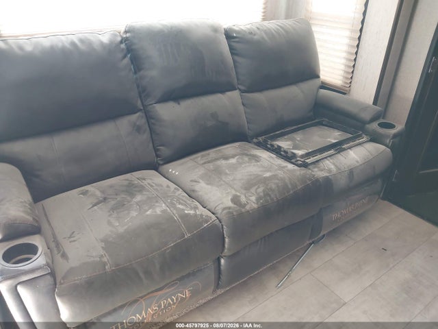 45797925 :رقم المزاد ، 573TM3524L5503754 vin ، 2020 Grand Design Other مزاد بيع