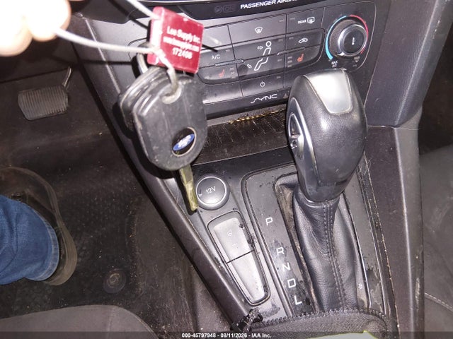 45797948 :رقم المزاد ، 1FADP3F28FL314435 vin ، 2015 Ford Focus Se مزاد بيع