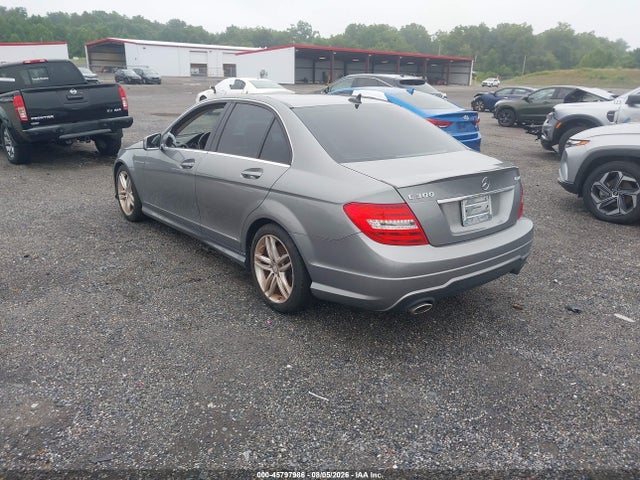 2013 Mercedes-benz C 300 Sport 4matic მანქანა იყიდება აუქციონზე, vin: WDDGF8AB0DR284250, აუქციონის ნომერი: 45797986
