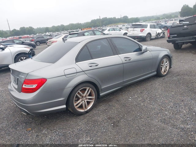 2013 Mercedes-benz C 300 Sport 4matic მანქანა იყიდება აუქციონზე, vin: WDDGF8AB0DR284250, აუქციონის ნომერი: 45797986