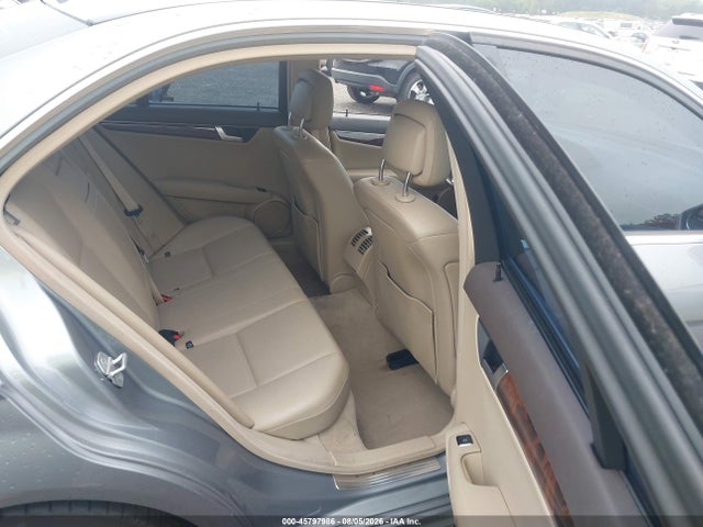2013 Mercedes-benz C 300 Sport 4matic მანქანა იყიდება აუქციონზე, vin: WDDGF8AB0DR284250, აუქციონის ნომერი: 45797986