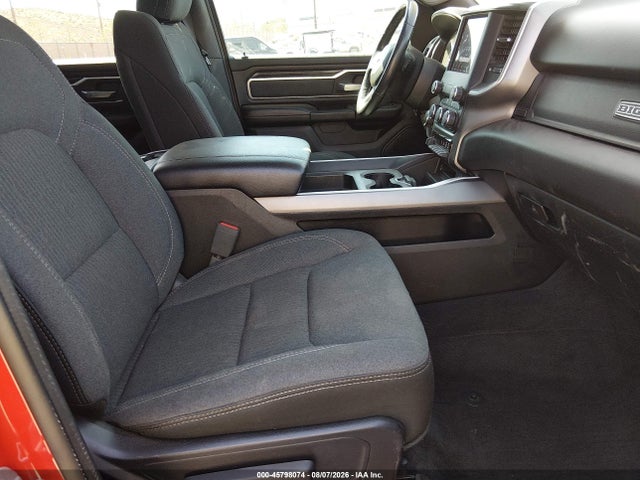 2020 Ram 1500 Big Horn  4x4 5'7 Box მანქანა იყიდება აუქციონზე, vin: 1C6SRFFT3LN330426, აუქციონის ნომერი: 45798074