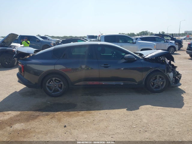 2025 Kia K4 Lxs მანქანა იყიდება აუქციონზე, vin: 3KPFT4DE3SE084727, აუქციონის ნომერი: 45798133