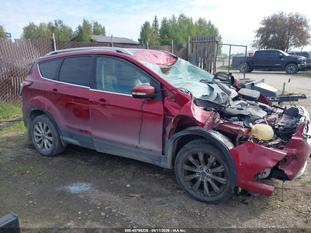 1FMCU9J90HUC56318 Ford Escape Titanium