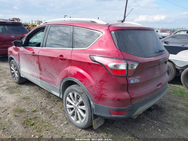 1FMCU9J90HUC56318 Ford Escape Titanium