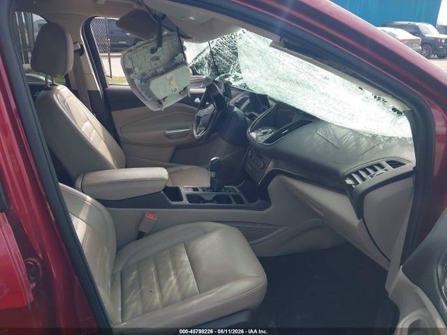 1FMCU9J90HUC56318 Ford Escape Titanium