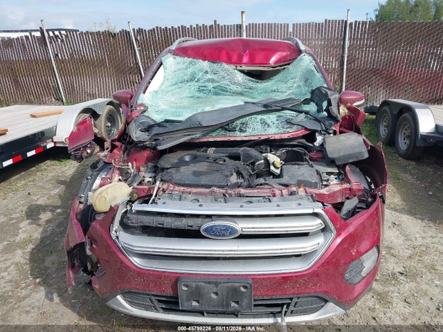 1FMCU9J90HUC56318 Ford Escape Titanium