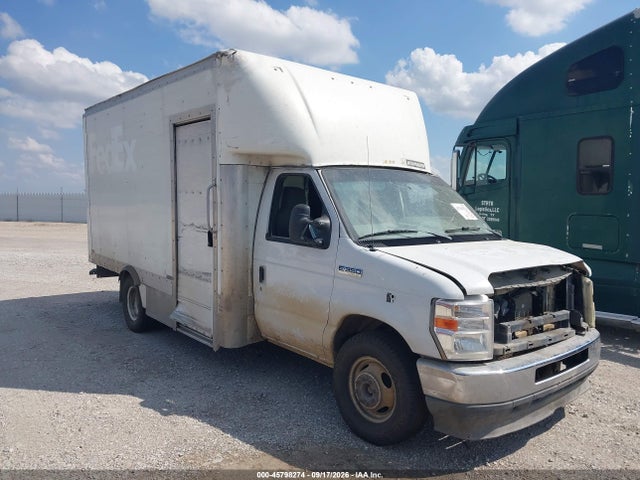 45798274 :رقم المزاد ، 1FDWE3FN2MDC01828 vin ، 2021 Ford E-350 Cutaway مزاد بيع