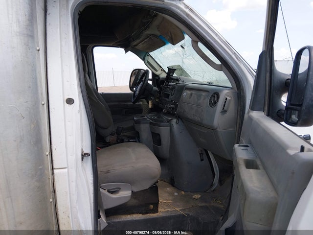45798274 :رقم المزاد ، 1FDWE3FN2MDC01828 vin ، 2021 Ford E-350 Cutaway مزاد بيع