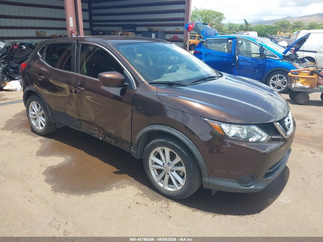 45798306 :رقم المزاد ، JN1BJ1CP5HW006988 vin ، 2017 Nissan Rogue Sport S مزاد بيع