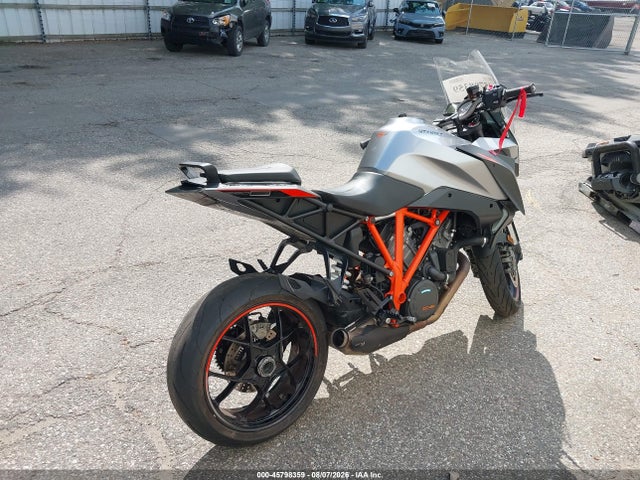 KTM 1290 Super Duke Gt 2017 VBKV69404HM953865 Image 4