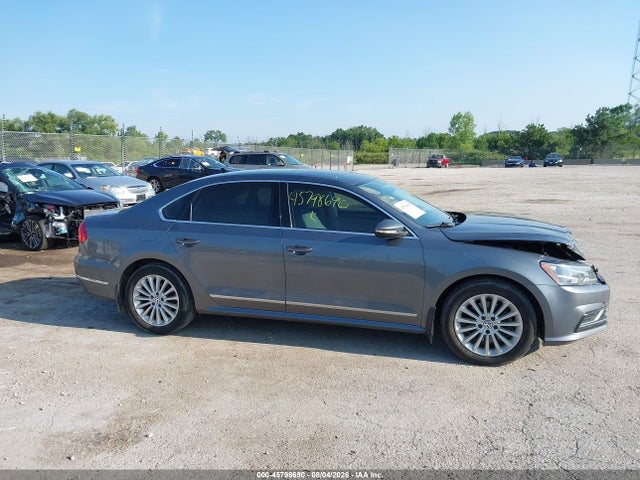 2016 Volkswagen Passat 1.8t Se მანქანა იყიდება აუქციონზე, vin: 1VWBS7A39GC038451, აუქციონის ნომერი: 45798690