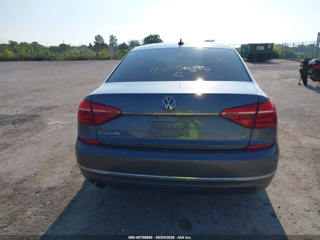 2016 Volkswagen Passat 1.8t Se მანქანა იყიდება აუქციონზე, vin: 1VWBS7A39GC038451, აუქციონის ნომერი: 45798690