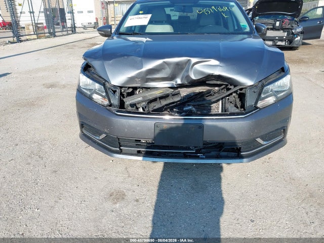2016 Volkswagen Passat 1.8t Se მანქანა იყიდება აუქციონზე, vin: 1VWBS7A39GC038451, აუქციონის ნომერი: 45798690