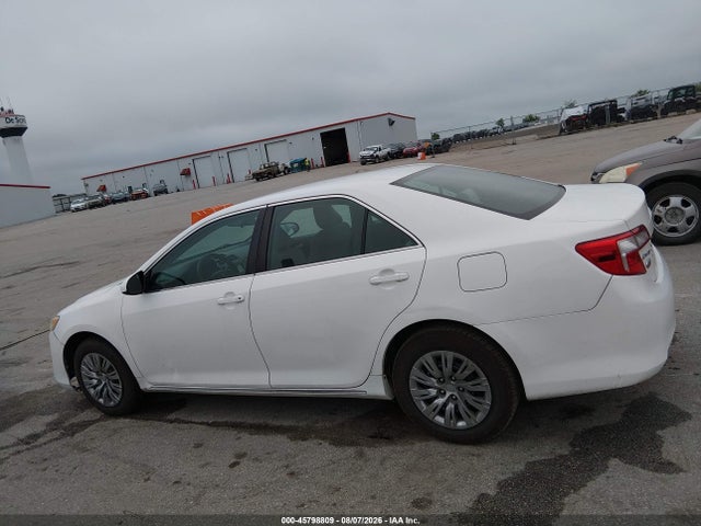 45798809 :رقم المزاد ، 4T4BF1FKXER364319 vin ، 2014 Toyota Camry Le مزاد بيع