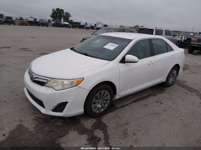 45798809 :رقم المزاد ، 4T4BF1FKXER364319 vin ، 2014 Toyota Camry Le مزاد بيع