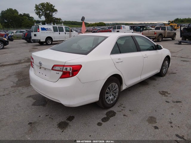 45798809 :رقم المزاد ، 4T4BF1FKXER364319 vin ، 2014 Toyota Camry Le مزاد بيع