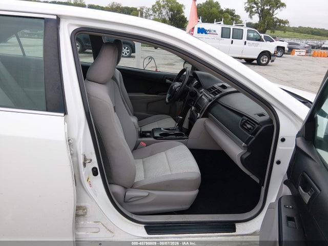 45798809 :رقم المزاد ، 4T4BF1FKXER364319 vin ، 2014 Toyota Camry Le مزاد بيع