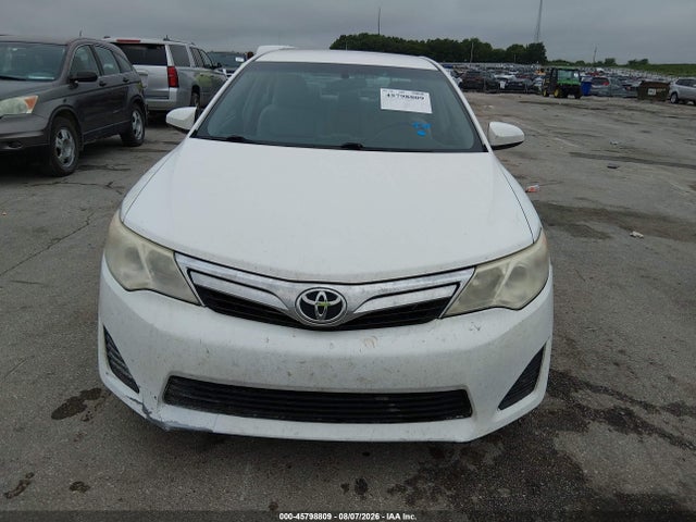 45798809 :رقم المزاد ، 4T4BF1FKXER364319 vin ، 2014 Toyota Camry Le مزاد بيع