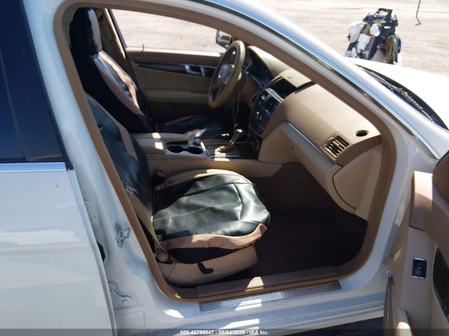45798847 :رقم المزاد ، WDDGF54X08F016778 vin ، 2008 Mercedes-benz C 300 Luxury/sport مزاد بيع